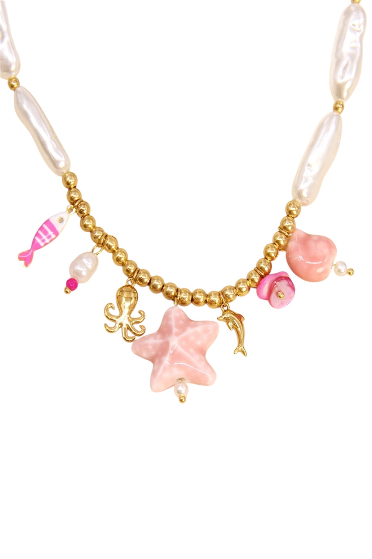 collar marino con perlas y charms